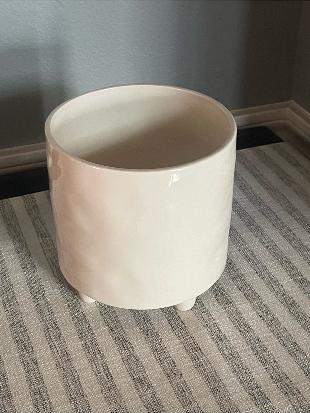New - Rae Dunn Flower Pot - Picture 2 of 3